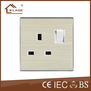 13A switched socket KB9-016