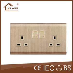 Double 13A switched socket KL6-049