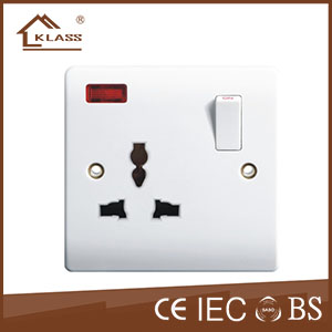 13A universal swiched socket socket with neon B1-029