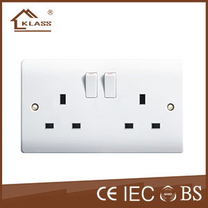 Double 13A switched socket B1-038