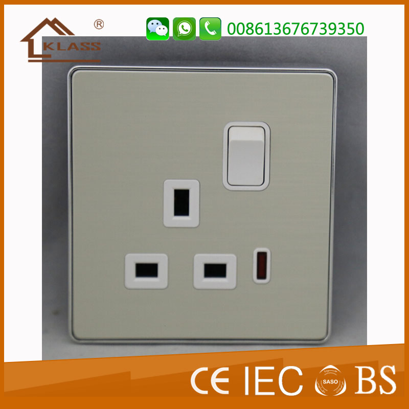 13A SWITCH SOCKET WITH NEON